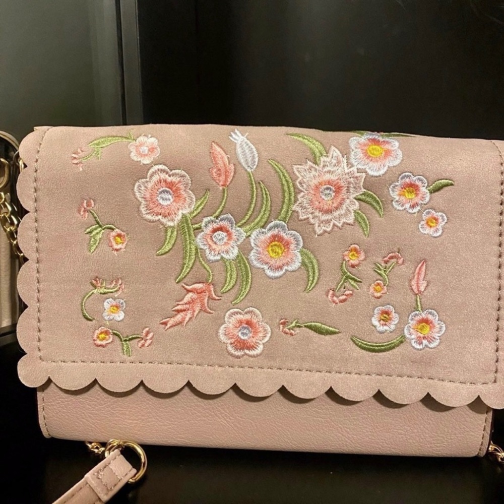 Call it Spring Purse - Picture 3 of 6